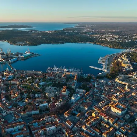 Harbor View Appartement *